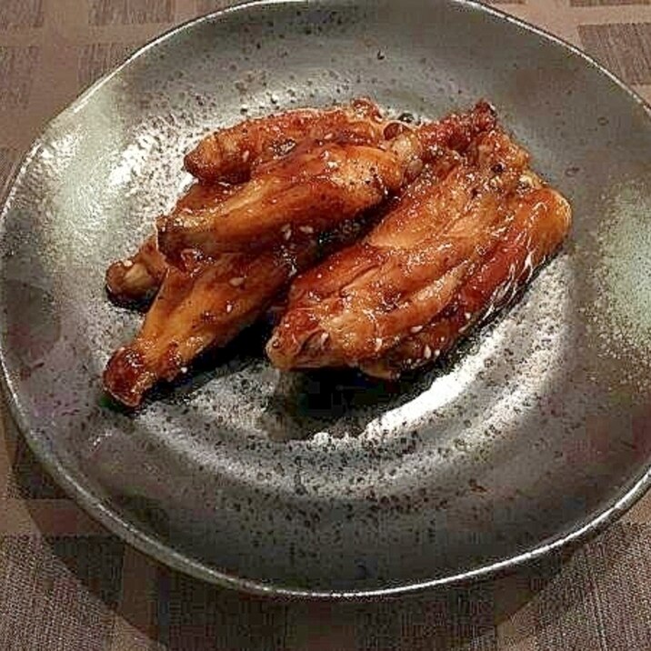 お弁当にもおつまみにも!手羽先の甘辛煮